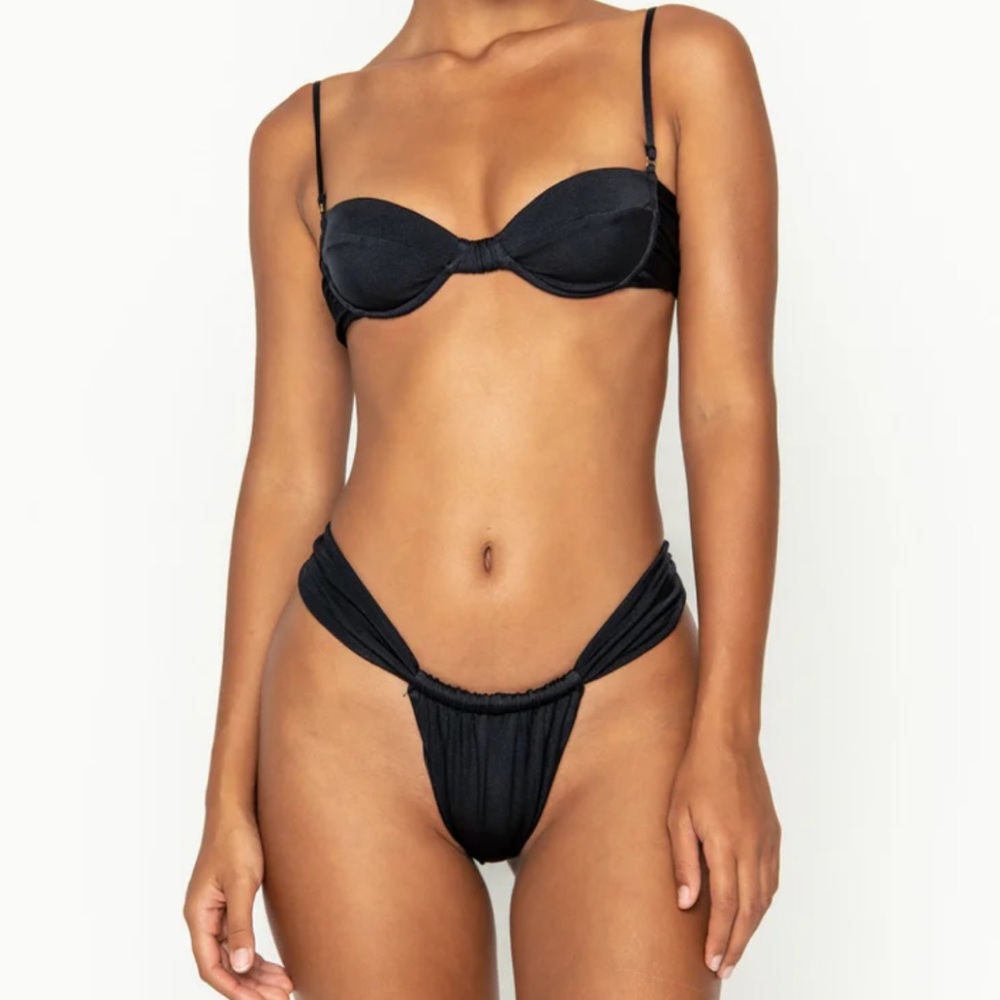 Sommer swim Rylee BALCONETTE BIKINI TOP black Nero size large. Fits like medium